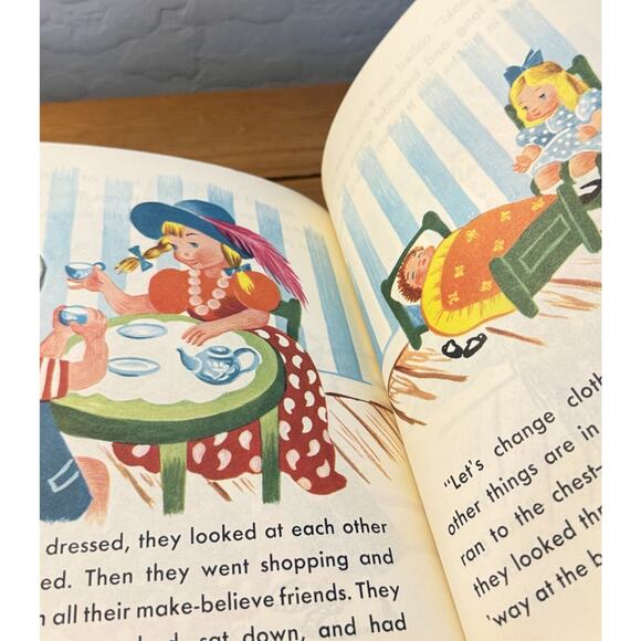 VTG Children Book DRESSING UP by Miss Frances Ding Dong School 1st Edition 1953 - Picture 7 of 9